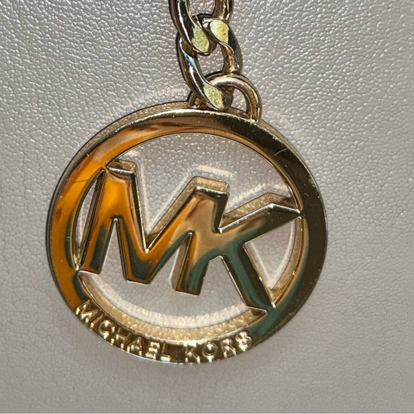 Michael Kors Gold Tone Bag Charm Hang Tag - Picture 5 of 14